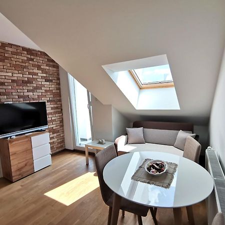 Apartamento Stan Na Dan M Novi Sad Exterior foto
