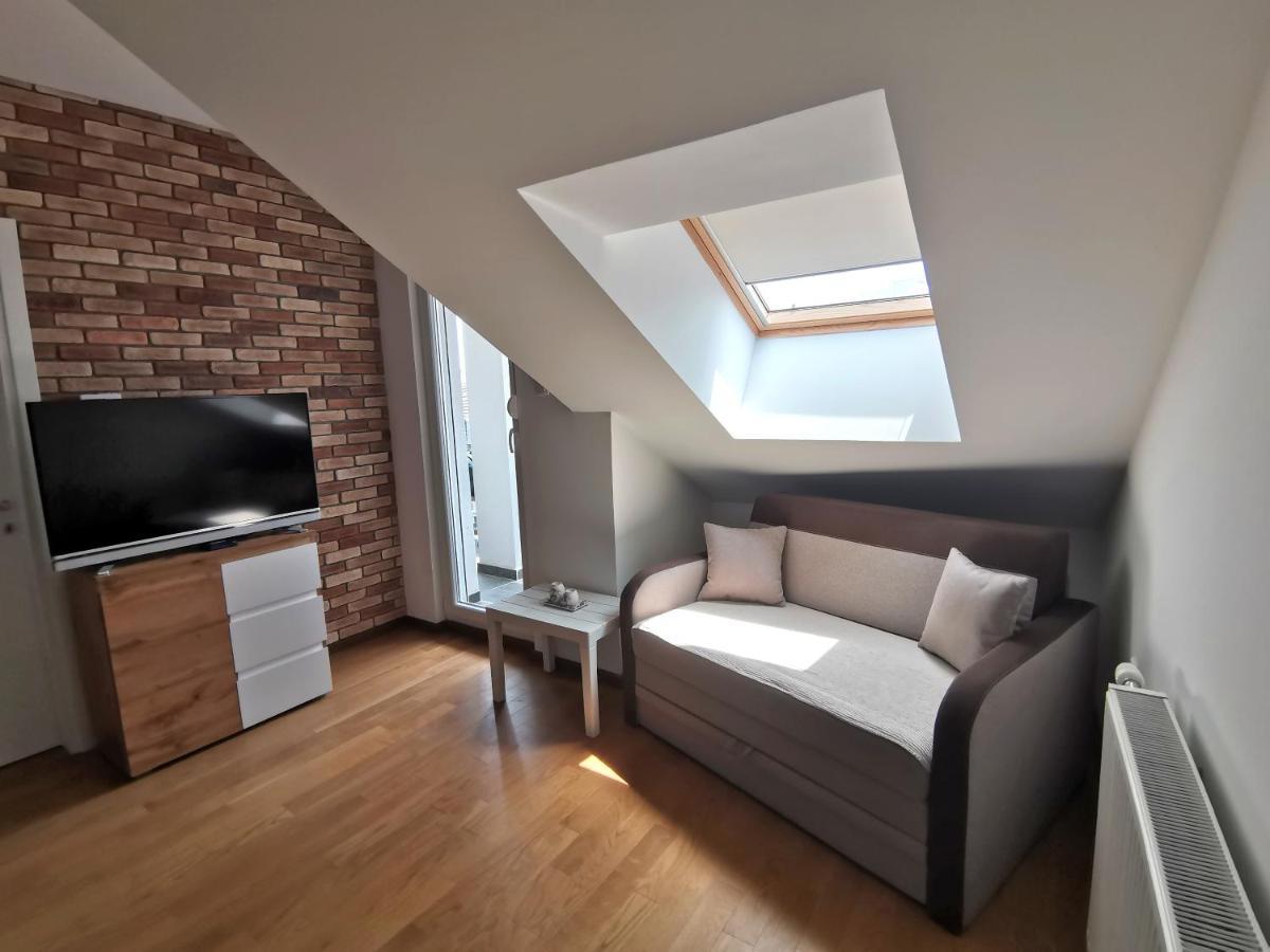 Apartamento Stan Na Dan M Novi Sad Exterior foto