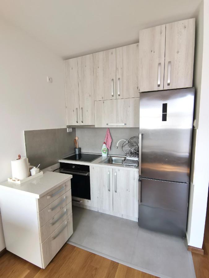 Apartamento Stan Na Dan M Novi Sad Exterior foto