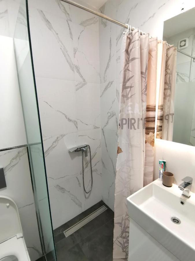 Apartamento Stan Na Dan M Novi Sad Exterior foto